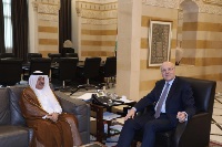 رئيس حكومة تصريف الأعمال اللبنانية يستقبل سفير دولة قطر