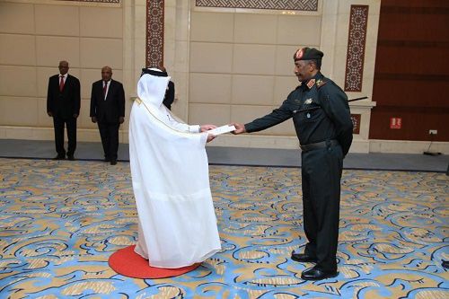 Chairman of Transitional Sovereignty Council in Sudan Receives Credentials of Qatar Ambassador