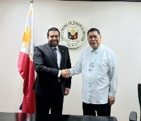 مساعد وزير الخارجية الفلبيني يجتمع مع سفير دولة قطر