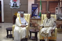 وزير الطيران النيجيري يجتمع مع القائم بالأعمال القطري 