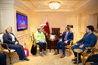 رئيس مجلس الوزراء وزير الخارجية يجتمع مع مسؤولين أمريكيين