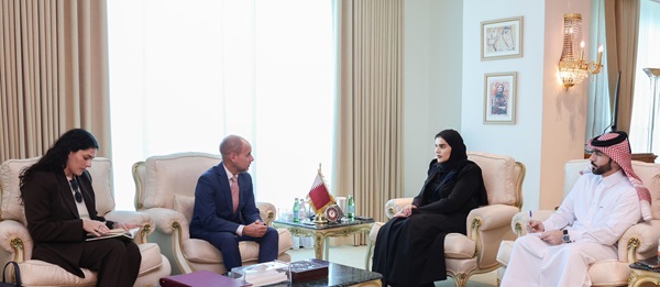 وزير الدولة للتعاون الدولي تجتمع مع المدير التنفيذي للمركز الدولي للعدالة الانتقالية