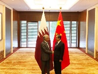 وزير الدولة للشؤون الخارجية يجتمع مع مستشار الدولة ووزير خارجية الصين
