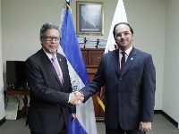 القائم بأعمال وزير خارجية السلفادور يجتمع مع القائم بالأعمال بالإنابة القطري