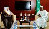 المبعوث الخاص لوزير الخارجية يجتمع مع رئيس مفوضية الاتحاد الإفريقي