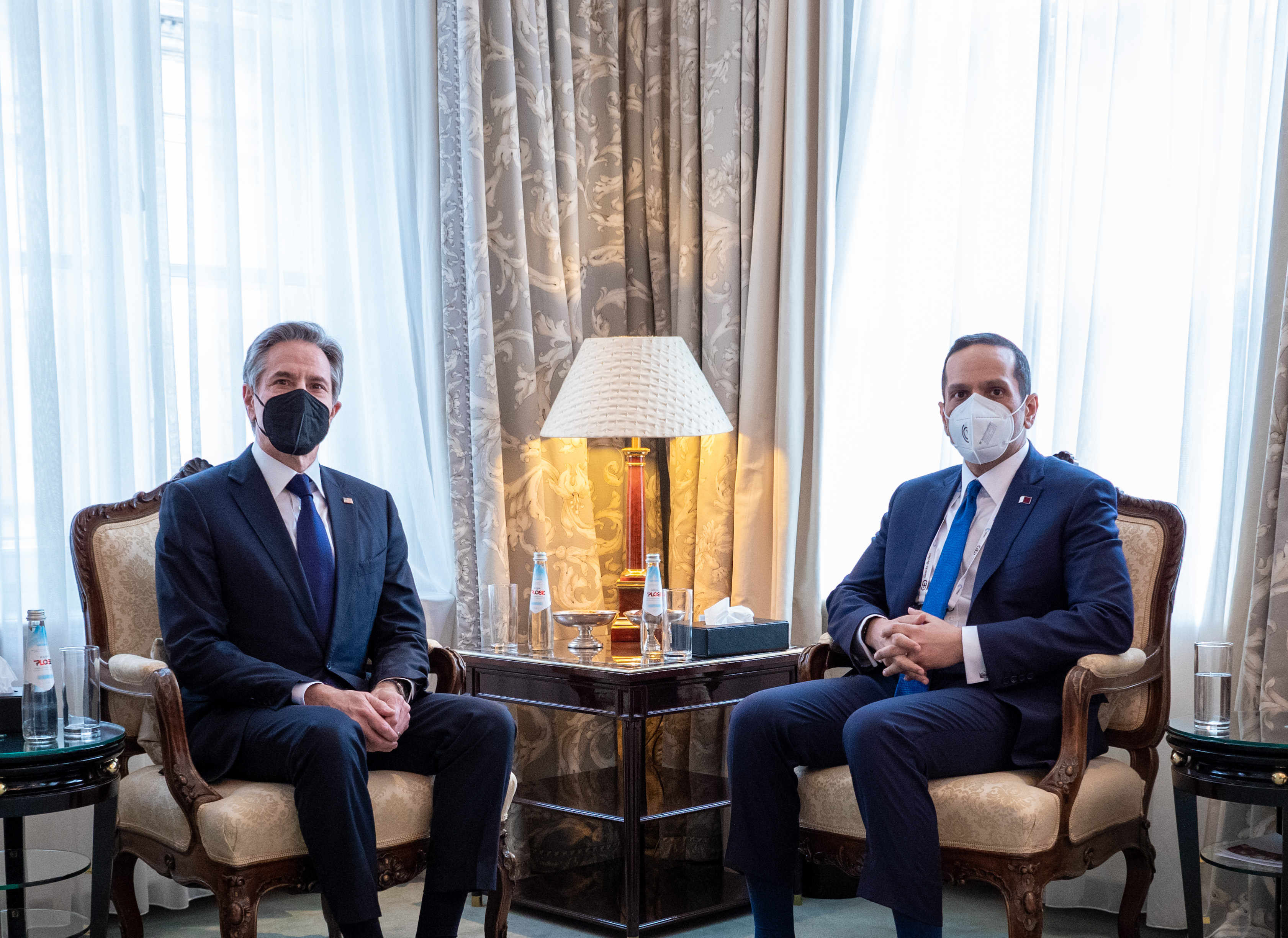 نائب رئيس مجلس الوزراء وزير الخارجية يجتمع مع وزير الخارجية الأمريكي