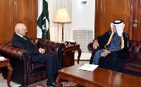 Foreign Minister Sends Message to Pakistan FM's Advisor on Foreign Affairs