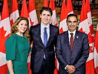 رئيس الوزراء الكندي يلتقي سفير قطر