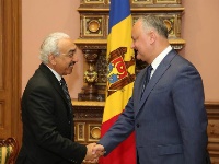 رئيس مولدوفا يستقبل سفير دولة قطر
