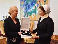 رئيسة كرواتيا تستقبل سفيرة دولة قطر