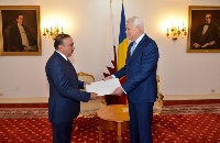 Romania's FM Receives Qatari Ambassador's Credentials Copy