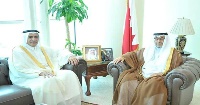 وزير شؤون مجلسي الشورى والنواب بمملكة البحرين يستقبل سفير دولة قطر 