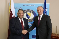 نائب رئيس مجلس الوزراء وزير الدفاع بالبوسنة والهرسك يجتمع مع سفير دولة قطر