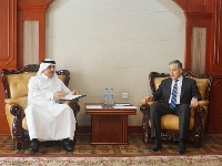 وزير الخارجية الطاجيكي يستقبل سفير قطر 