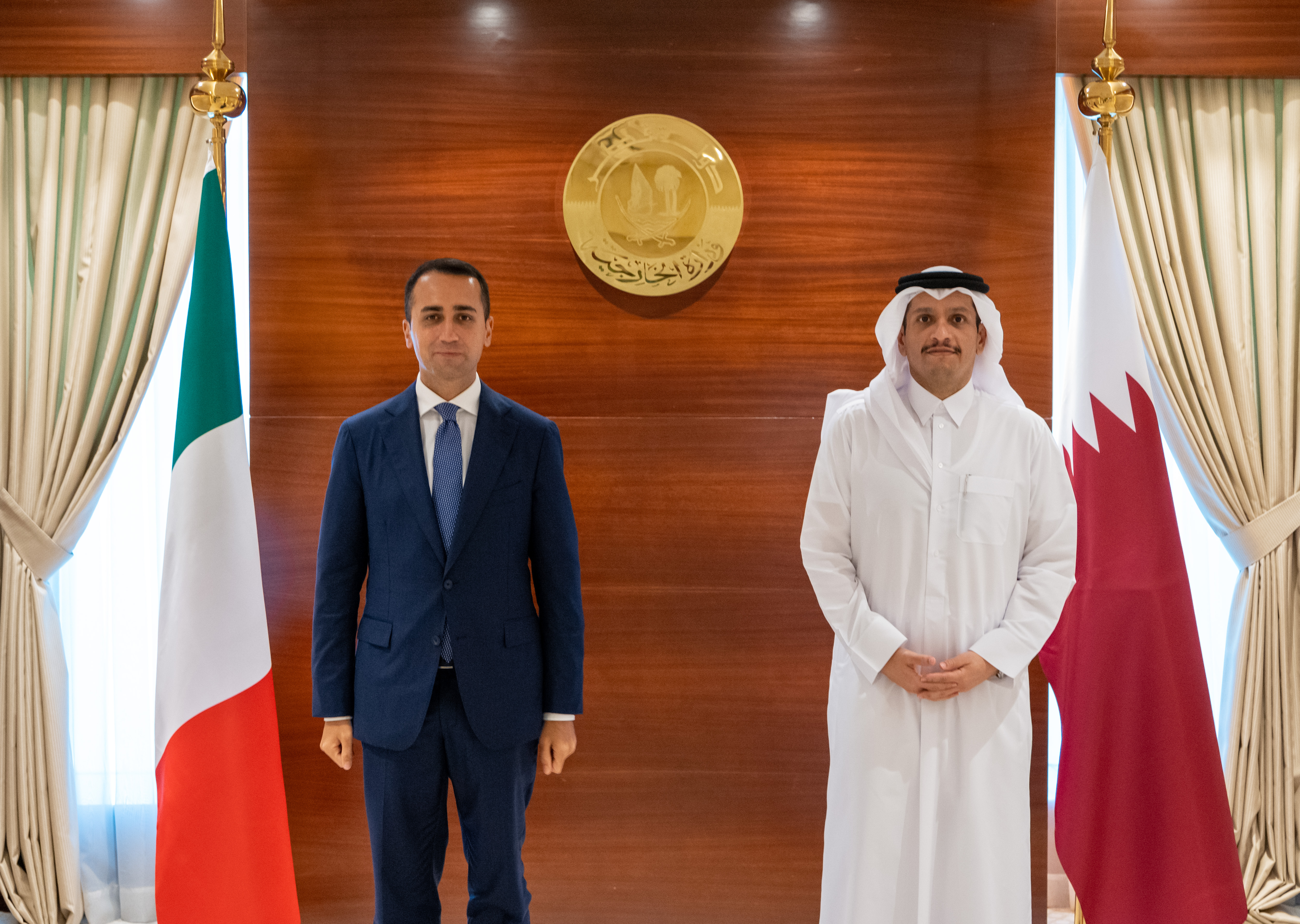 نائب رئيس مجلس الوزراء وزير الخارجية يجتمع مع وزير الشؤون الخارجية والتعاون الدولي الإيطالي
