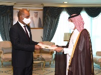 Minister of State for Foreign Affairs Receives Copy of Credentials of Cuban Ambassador
