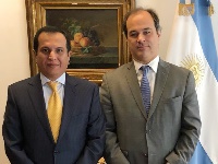 مدير المراسم في الأرجنتين يجتمع مع سفير قطر