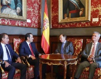 نائب رئيس مجلس الوزراء وزير الخارجية يجتمع مع رئيس مجلس الشيوخ الإسباني