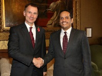 نائب رئيس مجلس الوزراء وزير الخارجية يجتمع مع وزير خارجية المملكة المتحدة