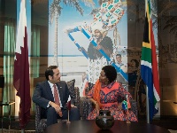 نائب رئيس مجلس الوزراء وزير الخارجية يجتمع مع وزيرة العلاقات الدولية بجنوب إفريقيا