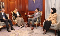 نائب رئيس مجلس الوزراء وزير الخارجية يجتمع مع وزيرة خارجية رومانيا