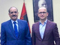 وزير الخارجية والشؤون الأوروبية الألباني يجتمع مع سفير قطر