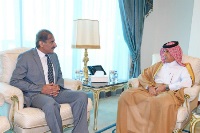 Minister of State for Foreign Affairs Receives Copy of Credentials of Pakistan's Ambassador
