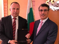 وزير الزراعة والأغذية والغابات البلغاري يجتمع مع سفير قطر
