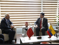 وزير خارجية الإكوادور يتسلم نسخة من أوراق اعتماد سفير دولة قطر