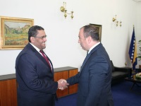 وزير خارجية البوسنة والهرسك يجتمع مع سفير دولة قطر