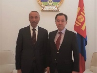 Mongolia's Foreign Minister Meets Qatar's Ambassador
