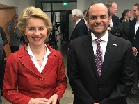 وزيرة الدفاع الألمانية تلتقي سفير قطر 