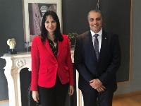 وزيرة السياحة اليونانية تجتمع مع سفير دولة قطر