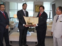 Malaysian Minister Meets Qatar's Ambassador