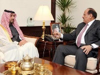 وزير الداخلية الأردني يستقبل سفير قطر
