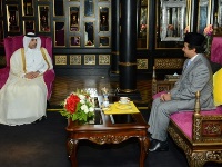  مسؤولان ماليزيان يلتقيان سفير قطر