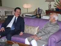 نائب الرئيس الهندي يستقبل سفير دولة قطر