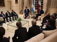 HH the Emir Holds Session of Talks with Argentinian President