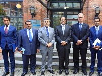 Foreign Minister Stresses Importance of Joining Efforts to Achieve Peace
