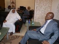 وزير العمل ورئيس مكتب سلام دارفور بجمهورية السودان يجتمعان مع سفير قطر