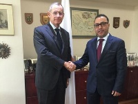 أمين عام وزارة الخارجية القبرصية يجتمع مع سفير قطر