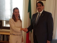 سفير قطر يجتمع مع مسؤولة إيطالية 